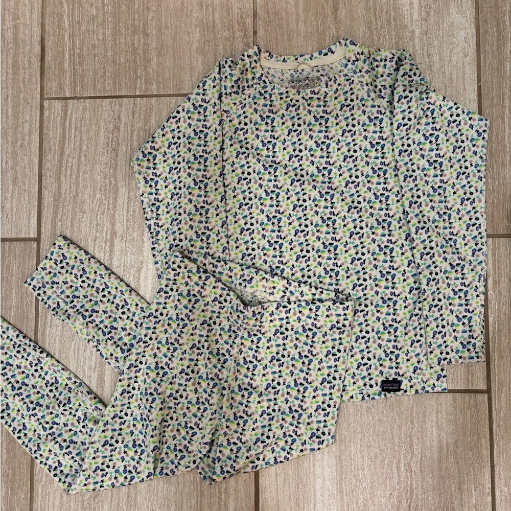 Patagonia Kids Size S (7-8) Capilene Midweight Bottoms and Crew